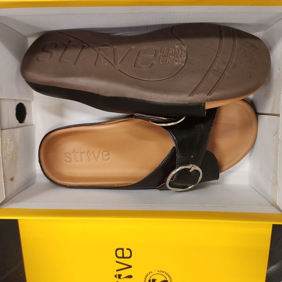 Nwt strive leather black sandals slides - Picture 3 of 3